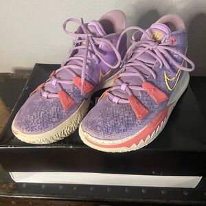 Nike Men's Purple and Pink Athletic Shoes